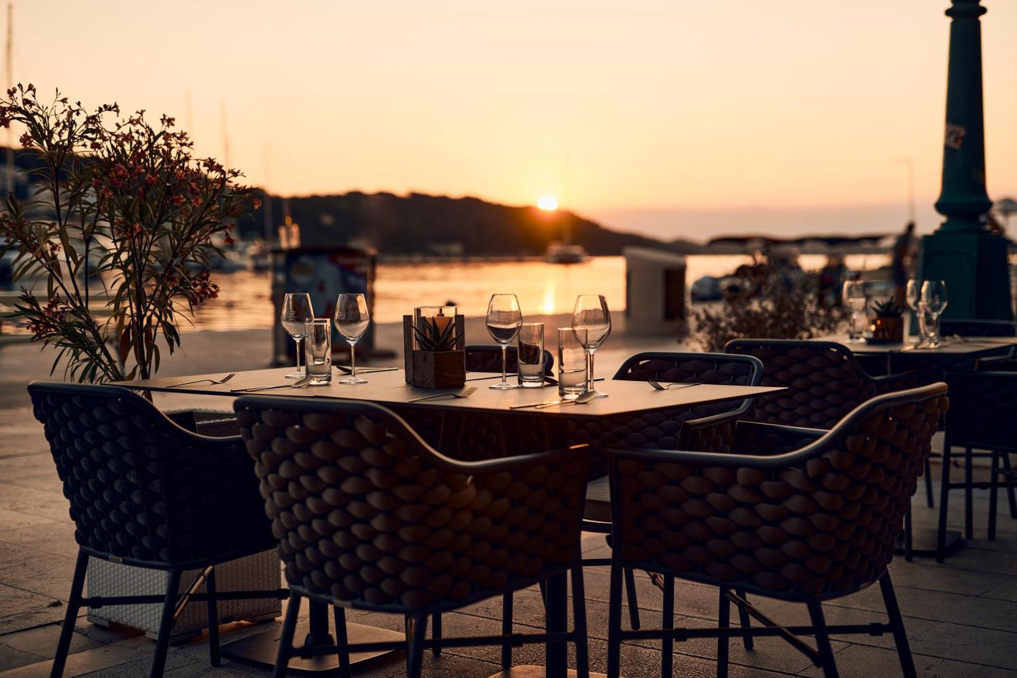 Hotel Apoksiomen Mali Lošinj Zewnętrze zdjęcie